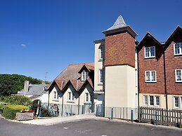 13 Buckfields