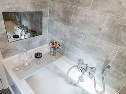Rockpool Retreat