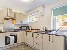 Lovely Apartment 2 King & 2 Single Beds