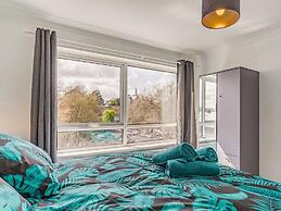 Lovely Apartment 2 King & 2 Single Beds