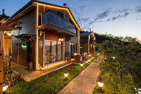 Poison Garden Suite & SPA