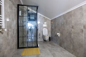 Poison Garden Suite & SPA