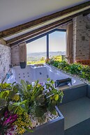 Poison Garden Suite & SPA