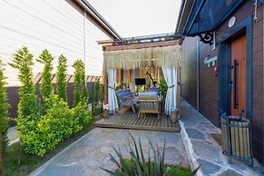 Poison Garden Suite & SPA