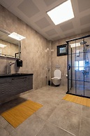 Poison Garden Suite & SPA