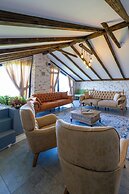 Poison Garden Suite & SPA