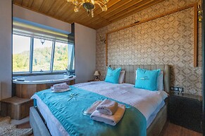 Poison Garden Suite & SPA