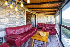 Poison Garden Suite & SPA