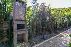 Poison Garden Suite & SPA
