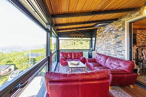 Poison Garden Suite & SPA