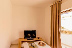 Charming 2-bed Apartment in Armacao de Pera