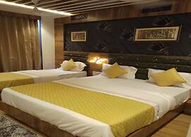 Hotel Lotus Villa