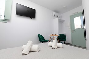 White Element