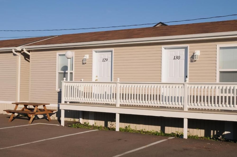 Gaudet Chalets & Motel