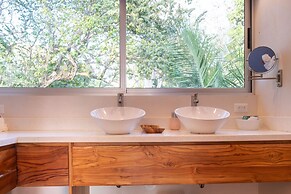 Iluminar Beachfront Suite