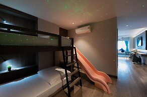 Moose Hotel Nimman