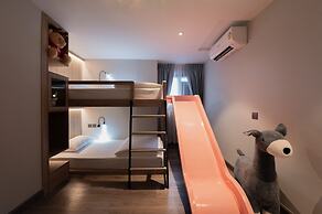Moose Hotel Nimman
