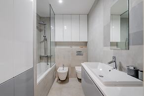 Modern 90 m2 apt With Balcony w the sea View