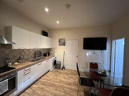 Aberdeen Stay Central 2-bedrooms Apt-no Party