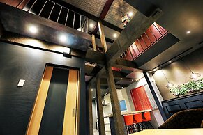 THE BEEHIVE AIOI