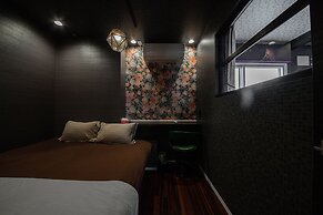 THE BEEHIVE AIOI