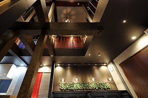 THE BEEHIVE AIOI
