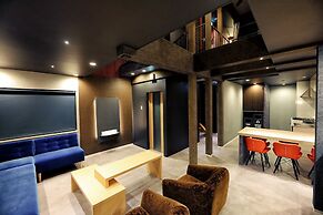 THE BEEHIVE AIOI