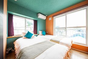 THE BEEHIVE AIOI
