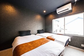 THE BEEHIVE AIOI