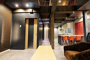 THE BEEHIVE AIOI