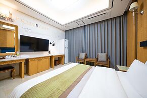 HOTEL CORE