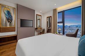 Peninsula Hotel Danang