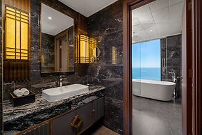 Peninsula Hotel Danang