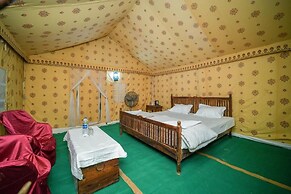 The Captain Desert Camp