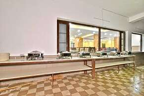 Hotel Comfort Court