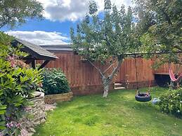 Charming Chalet - Sleep 3/4 & Free Parking