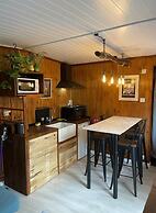 Charming Chalet - Sleep 3/4 & Free Parking