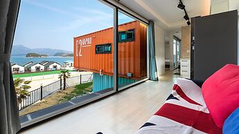 Goseong Bluebeach Pension&glamping