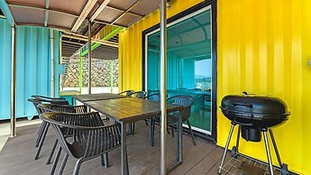 Goseong Bluebeach Pension&glamping