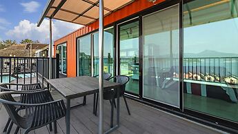Goseong Bluebeach Pension&glamping