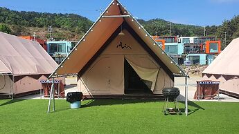 Goseong Bluebeach Pension&glamping