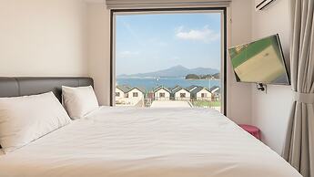 Goseong Bluebeach Pension&glamping
