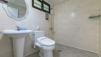 Goseong Bluebeach Pension&glamping