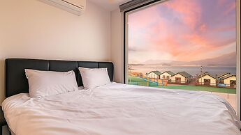 Goseong Bluebeach Pension&glamping