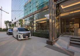 Elegant Airport Hotel