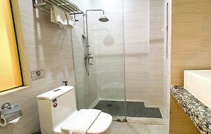 Elegant Airport Hotel