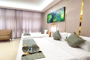 Elegant Airport Hotel