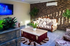 Crown Hotel Piarco