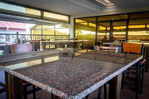 Crown Hotel Piarco