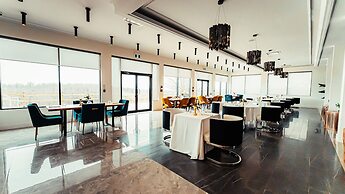 Mount Alverno Luxury Resorts